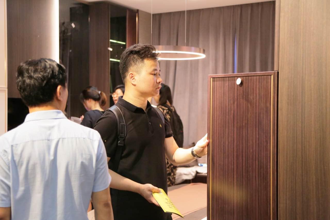 探尋小巷中的獨(dú)特家居秘境，解析我樂家居為何暫不上市的原因